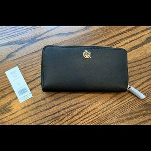 Tory Burch Robinson zip closure wallet
